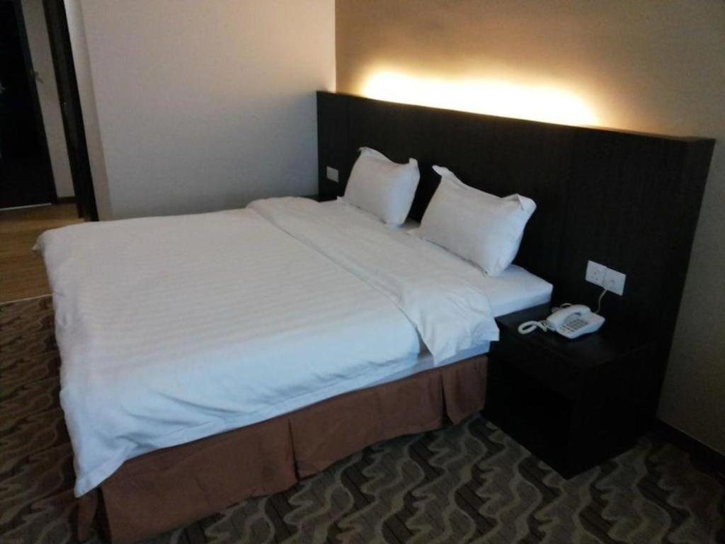 Eminent Hotel Kota Kinabalu Exteriér fotografie
