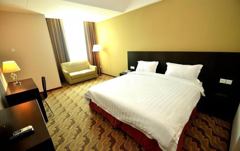 Eminent Hotel Kota Kinabalu Exteriér fotografie