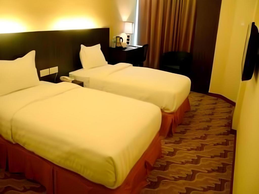 Eminent Hotel Kota Kinabalu Exteriér fotografie