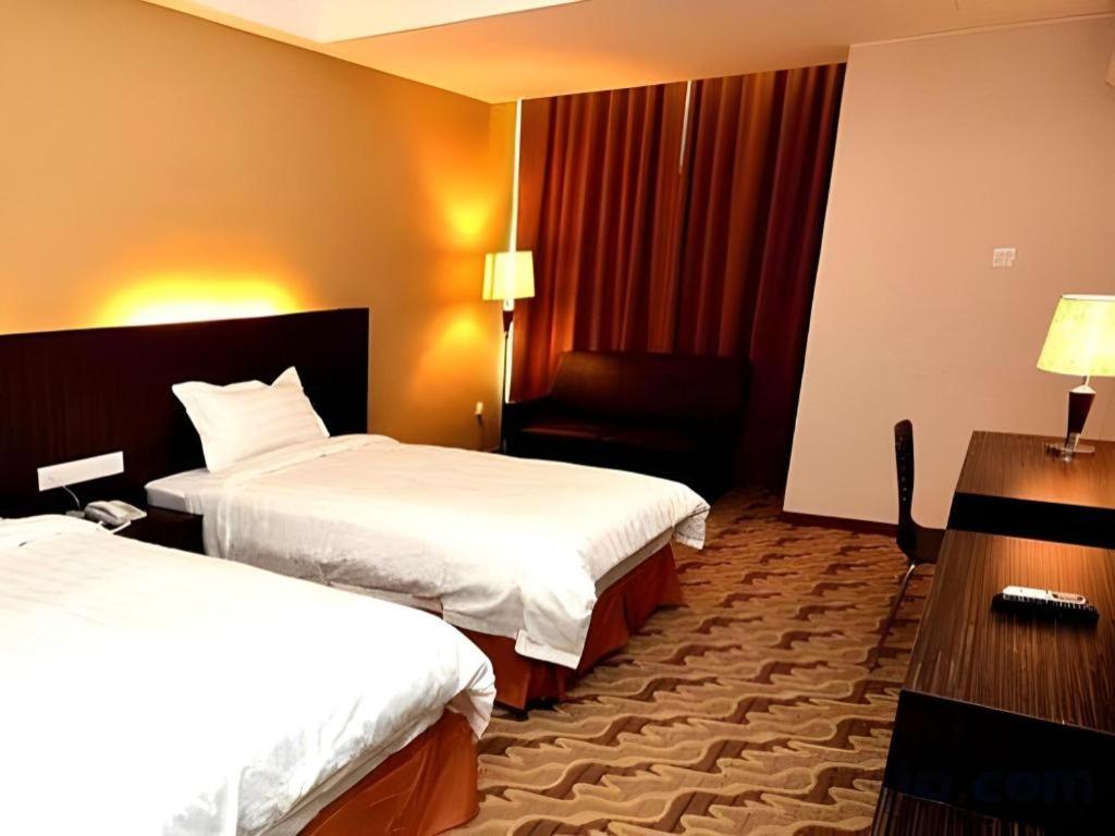 Eminent Hotel Kota Kinabalu Exteriér fotografie