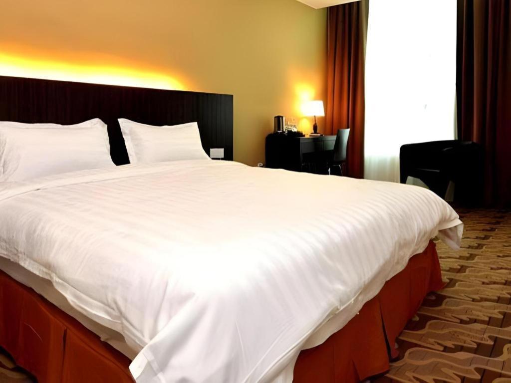 Eminent Hotel Kota Kinabalu Exteriér fotografie
