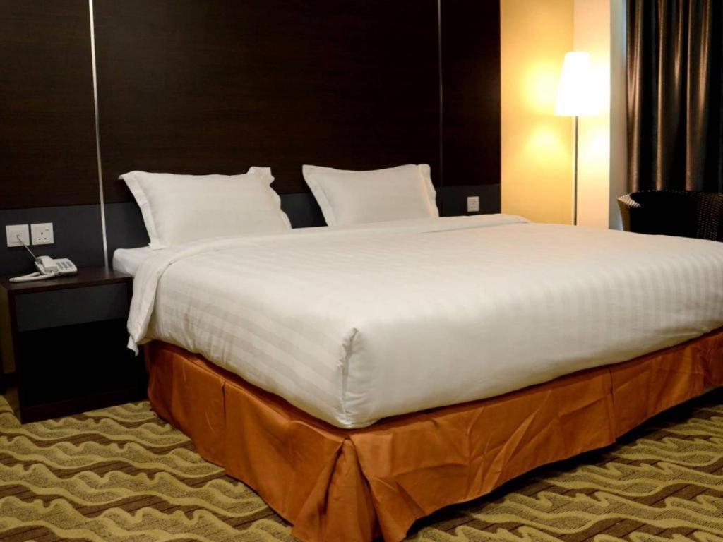 Eminent Hotel Kota Kinabalu Exteriér fotografie